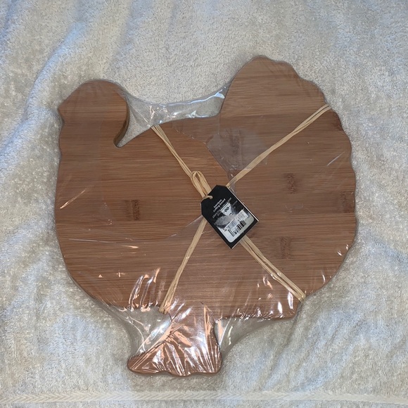 Turkey shaped bamboo cutting board - Picture 1 of 2